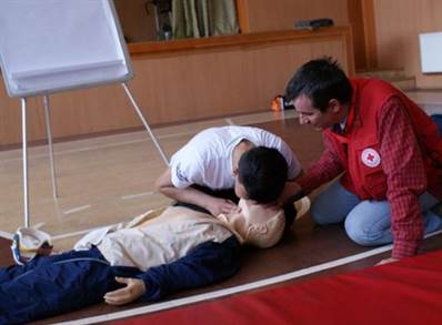 Ce trebuie să faci în caz de accident rutier! Cum se acordă primul ajutor medical victimelor – VIDEO