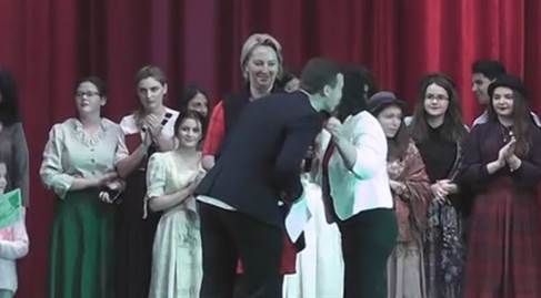 VIDEO – Cum s-au descurcat trupele de teatru la festival. Vezi cine sunt câștigătorii