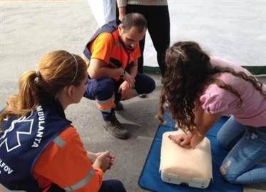 Cursuri de prim ajutor, contra unei donaţii de 50 de lei