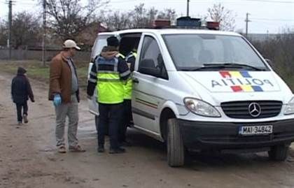 Primărie spartă de hoți. Au furat 18.000 de lei