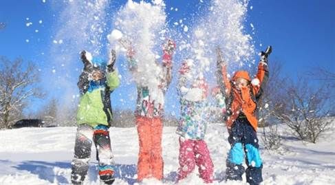 Vacanța de iarnă începe pe 20 decembrie. Elevii vor avea 19 zile libere consecutive, fiind cea mai lungă din cursul anului școlar