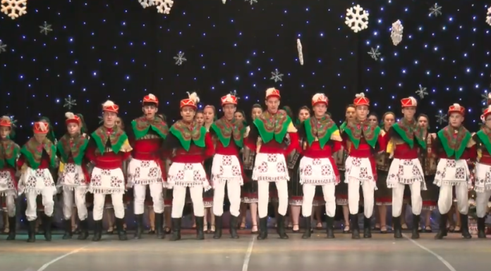 Spectacol de final de an la Casa de Cultură Pașcani. „Magia sărbătorilor de iarnă” pe scena instituției – VIDEO